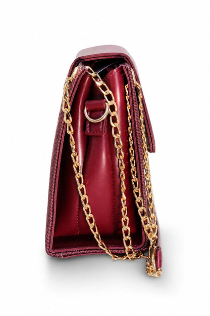 Luxe Black Croc-Embossed Kiss-Lock Handbag with Gold Frame